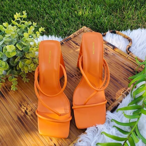 Pretty Little Thing Open Toe Chunky Block Triangular Heel Sandal Sz 9 - Picture 12 of 13